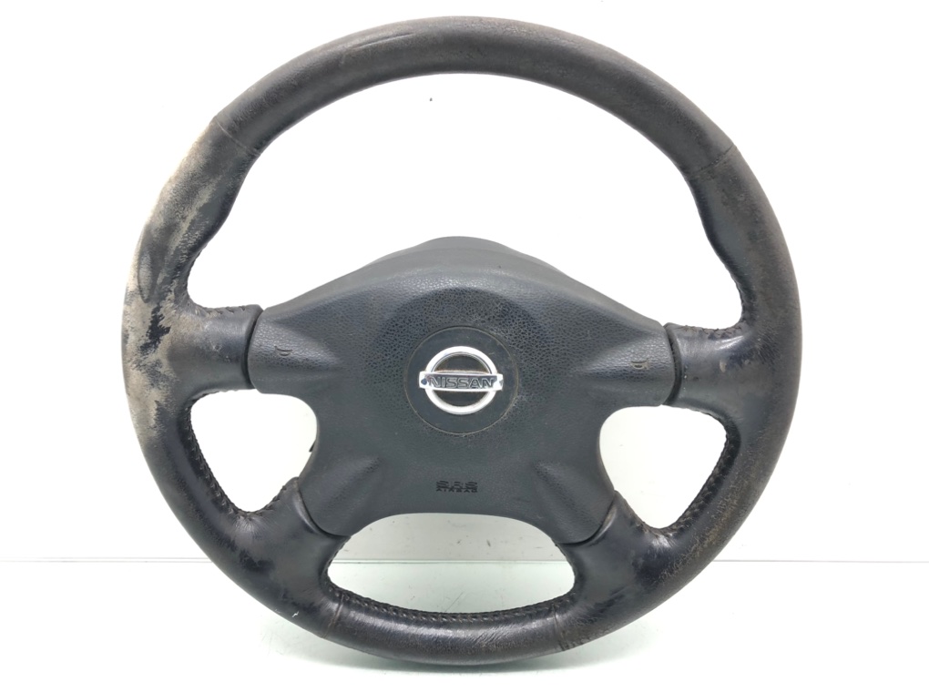 Руль для Nissan Navara, 2002 г. 2.5 DCi дизель б/у