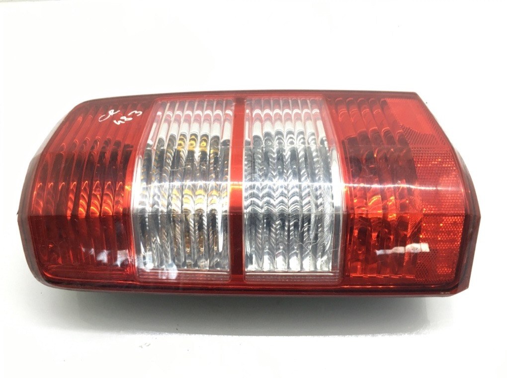Фонарь задний правый для Dodge Nitro, 2008 г. 2.8 CRDi дизель б/у