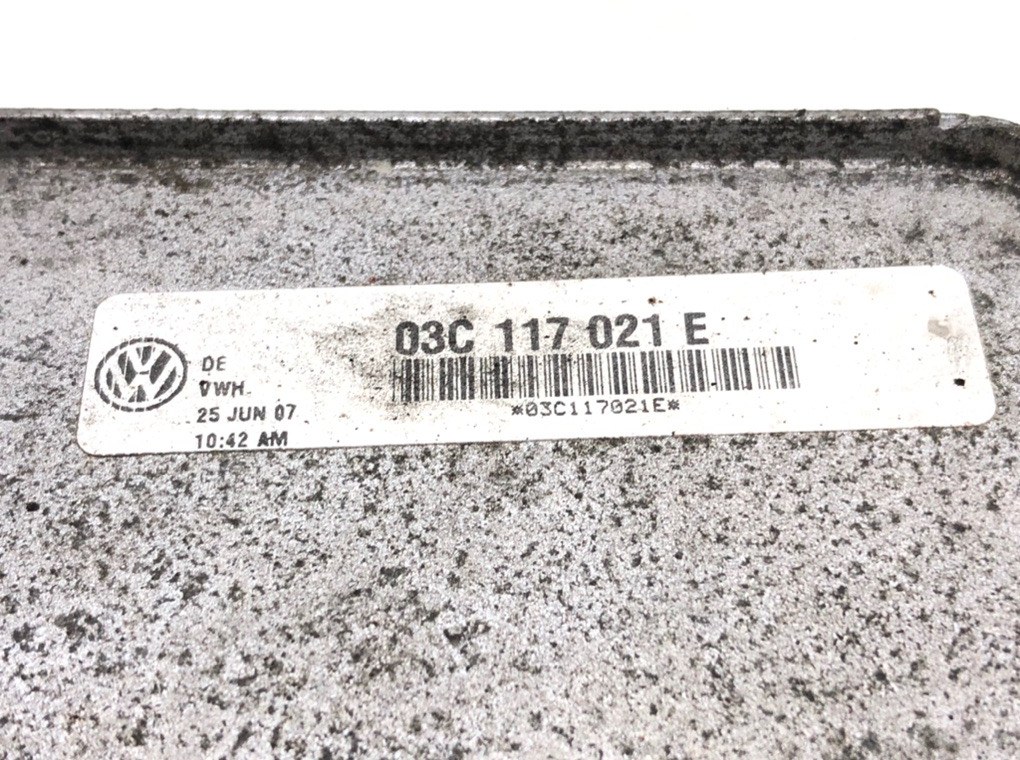 Радиатор масляный для Volkswagen Jetta, 2008 г. 1.6 FSI бензин б/у — фото 5