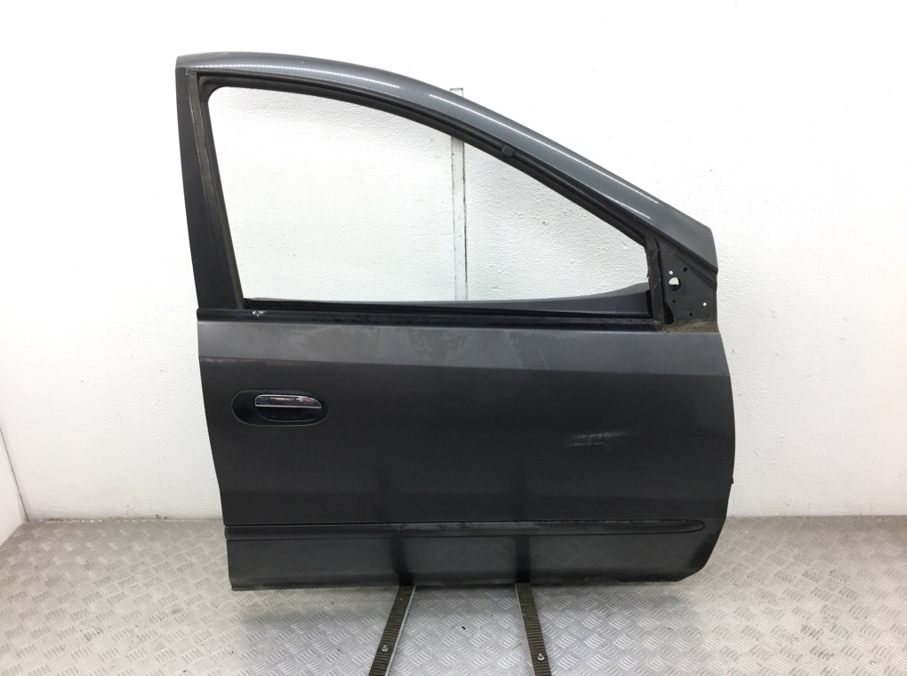 Дверь передняя правая для Nissan Almera Tino, 2005 г. 1.8 i бензин б/у
