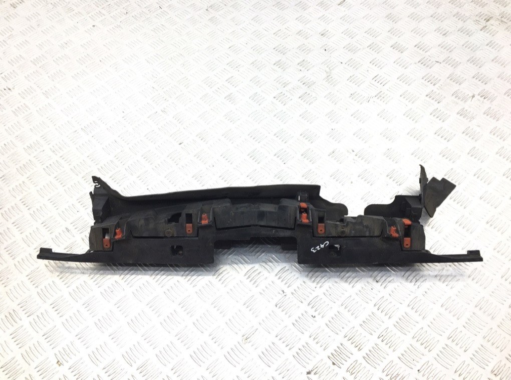 Планка под капот для Opel Astra, 2011 г. 2.0 CDTi дизель б/у