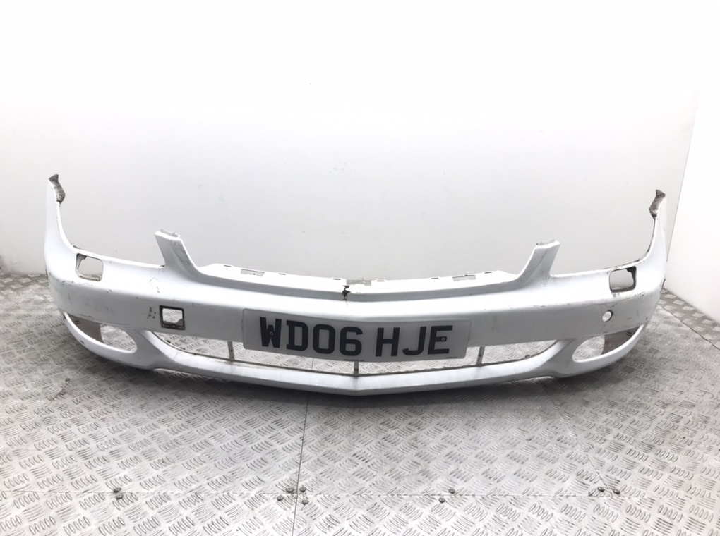 Бампер передний для Mercedes CLS W219, 2006 г. 3.0 CDi дизель б/у