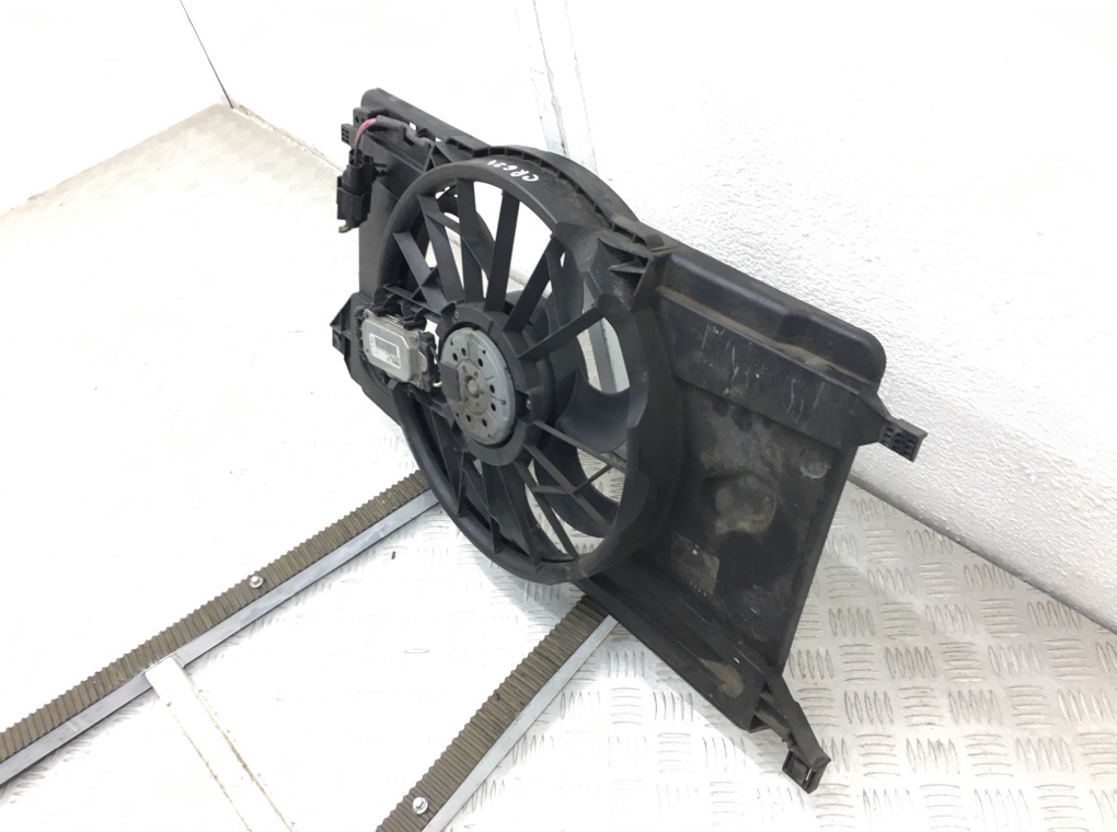 Вентилятор радиатора для Ford Focus, 2010 г. 2.0 TDCi дизель б/у — фото 4