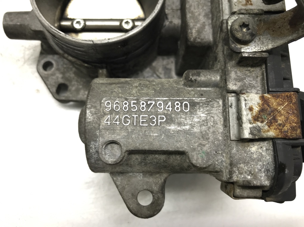 Заслонка дроссельная для Peugeot 207, 2009 г. 1.4 i бензин б/у — фото 5