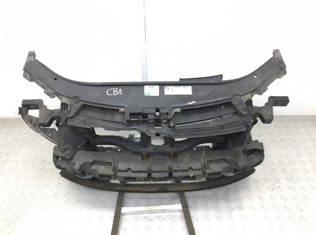 Панель передняя (телевизор) для Volkswagen Passat, 2010 г. 2.0 TDi дизель б/у — фото 2