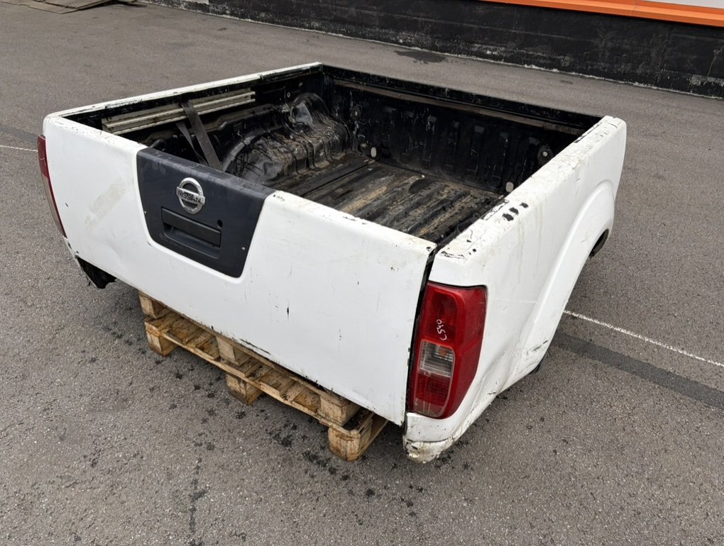 Задняя часть кузова (тазик) для Nissan Navara, 2005 г. 2.5 DCi дизель б/у