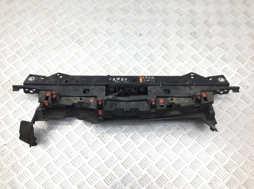 Планка под капот для Opel Astra, 2011 г. 1.7 CDTi дизель б/у