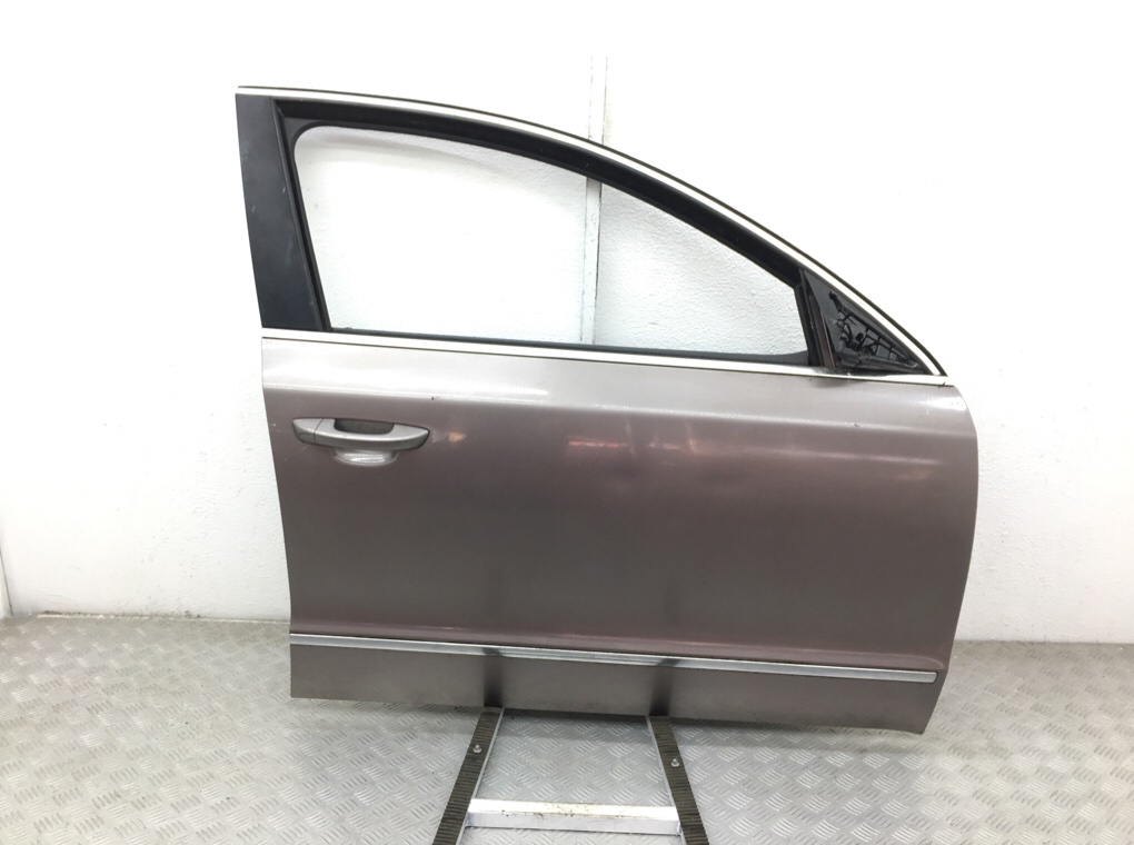Дверь передняя правая для Skoda Superb, 2012 г. 2.0 TDi дизель б/у