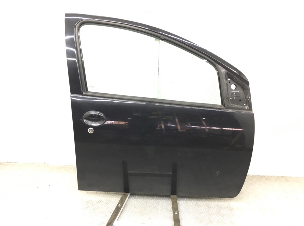 Дверь передняя правая для Toyota Aygo, 2010 г. 1.0 i бензин б/у
