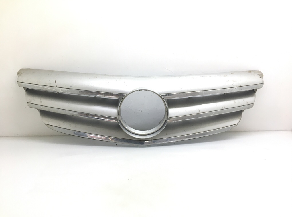 Решетка радиатора для Mercedes B W245, 2008 г. 1.5 i бензин б/у