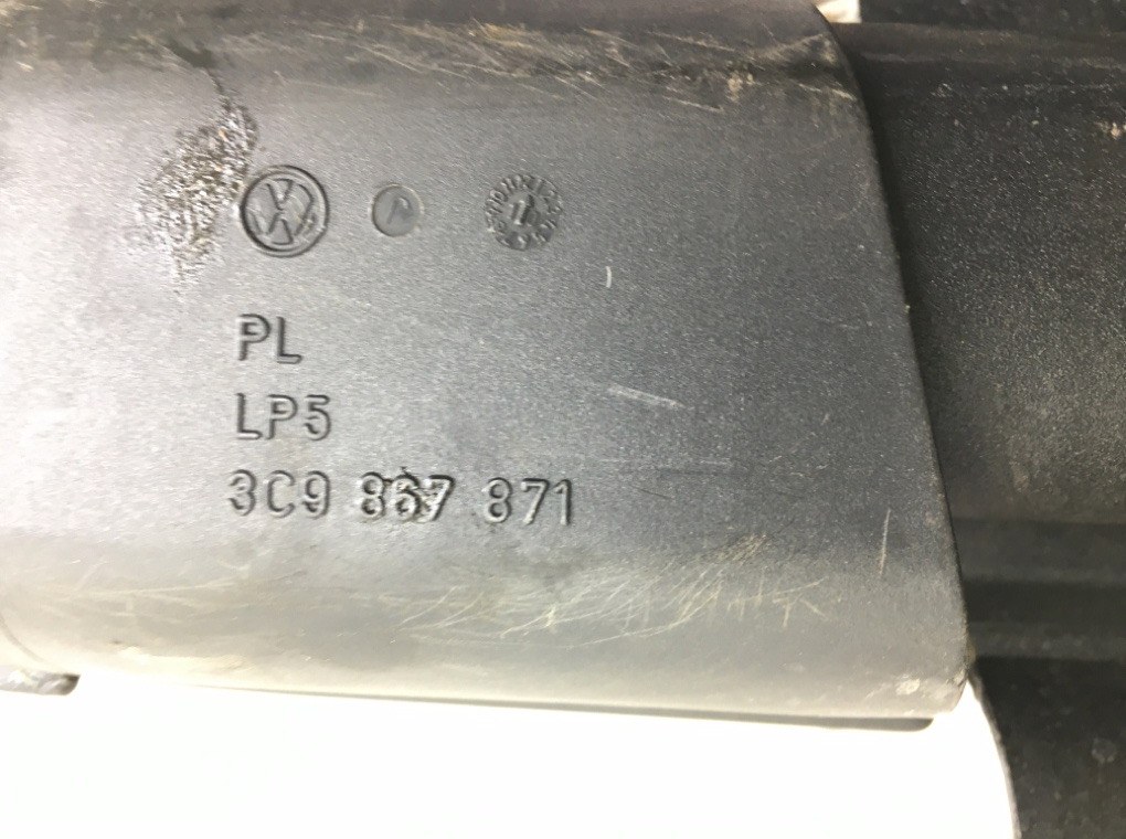 Шторка багажника для Volkswagen Passat, 2010 г. 2.0 TDi дизель б/у — фото 5