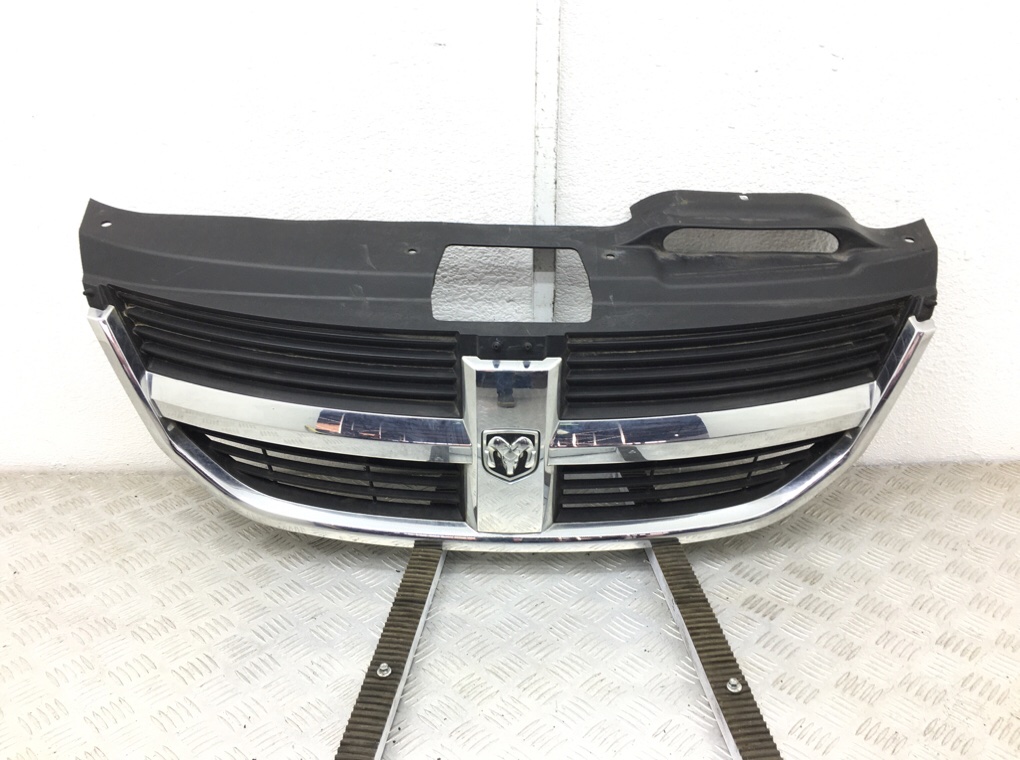 Решетка радиатора для Dodge Journey, 2009 г. 2.0 D дизель б/у