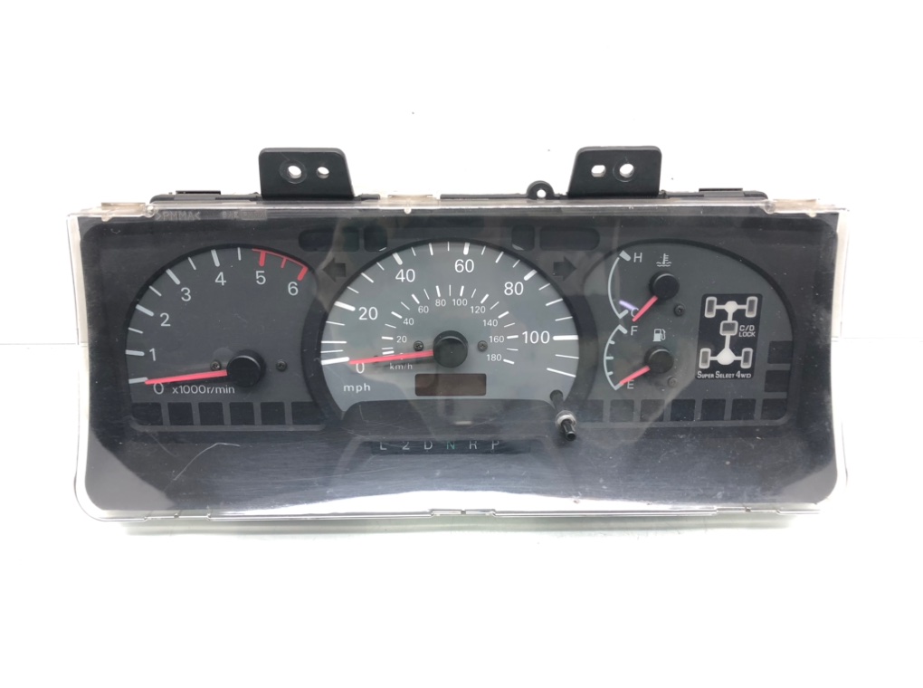 Щиток приборов (приборная панель) для Mitsubishi Space Gear, 1996 г. 2.8 TD дизель б/у