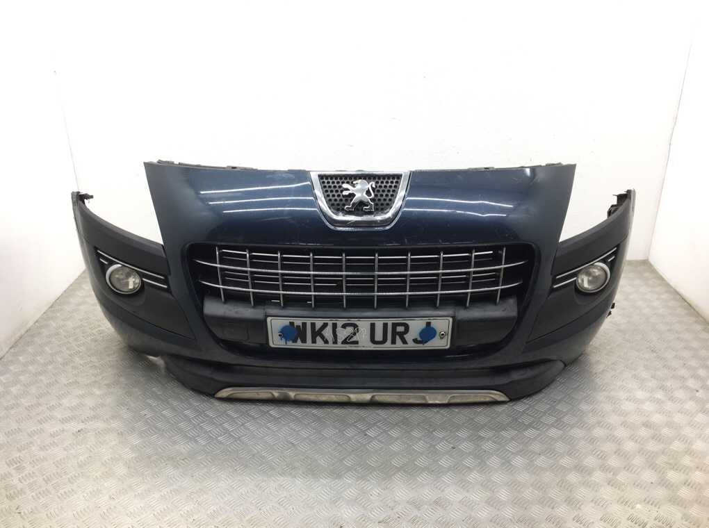 Бампер передний для Peugeot 3008, 2012 г. 1.6 HDi дизель б/у