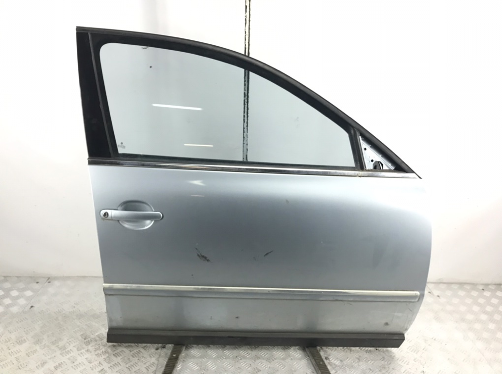 Дверь передняя правая для Volkswagen Passat, 2004 г. 1.9 TDi дизель б/у