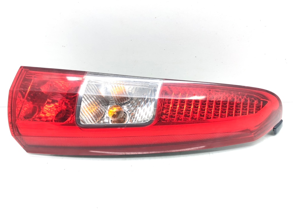Фонарь задний правый для Volvo V70, 2006 г. 2.4 TD дизель б/у
