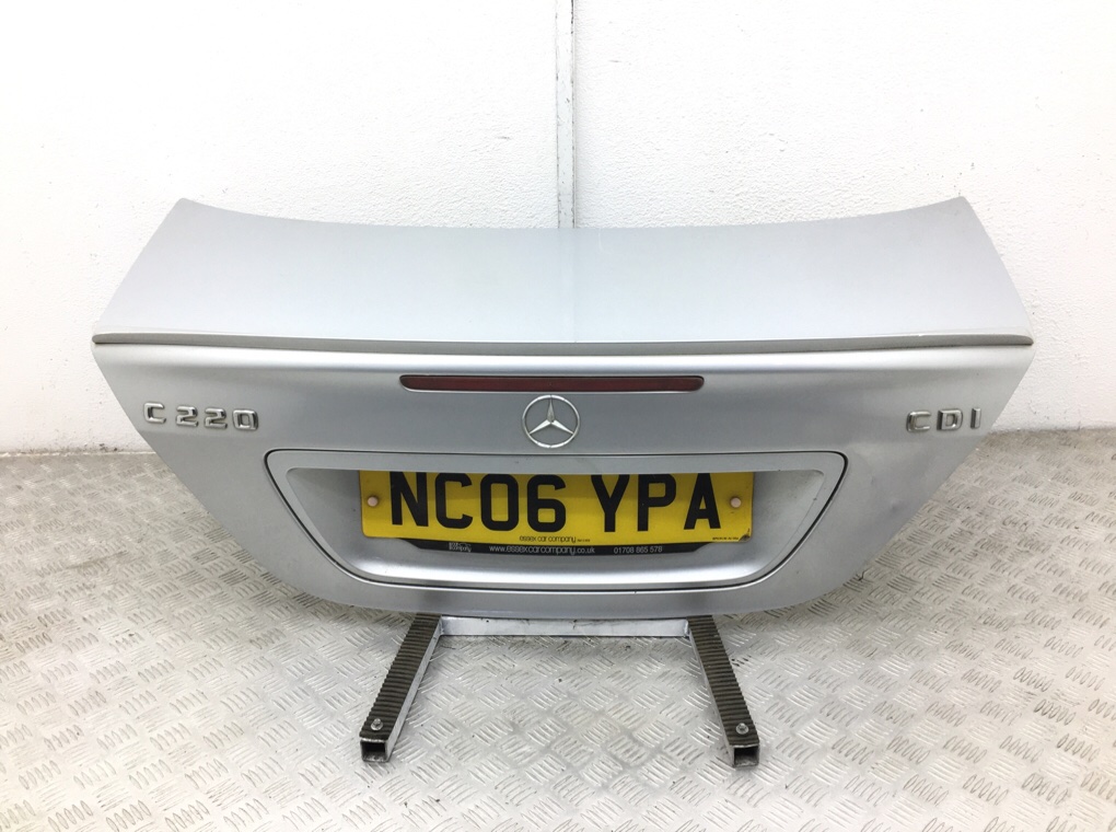 Крышка багажника для Mercedes C W203, 2006 г. 2.2 CDi дизель б/у