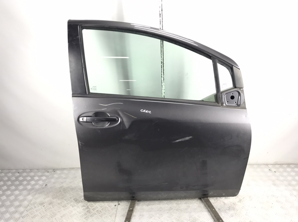 Дверь передняя правая для Toyota Yaris, 2008 г. 1.3 i бензин б/у