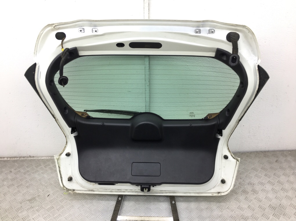 Крышка багажника для Nissan Juke, 2013 г. 1.6 i бензин б/у — фото 3