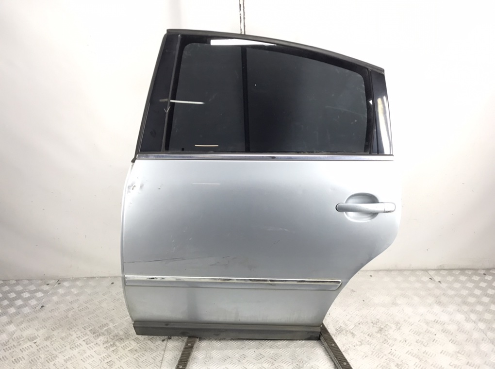 Дверь задняя левая для Volkswagen Passat, 2004 г. 1.9 TDi дизель б/у