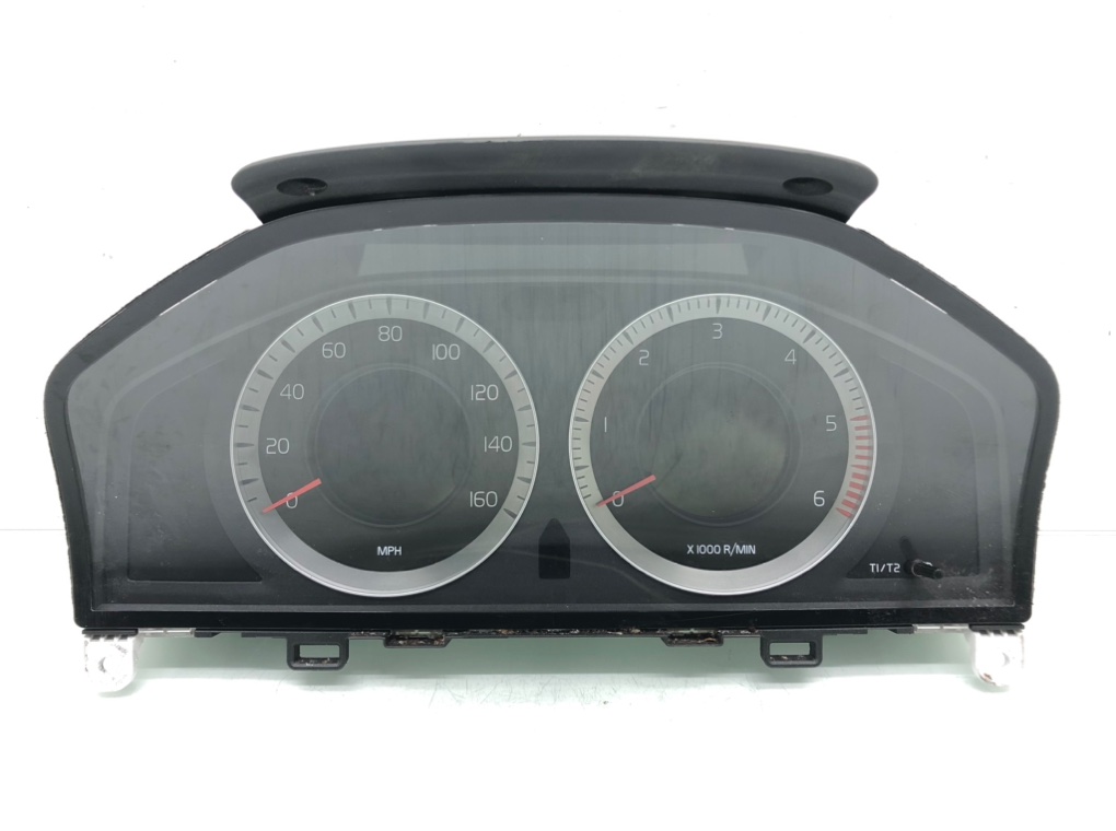 Щиток приборов (приборная панель) для Volvo V70, 2009 г. 2.4 TD дизель б/у