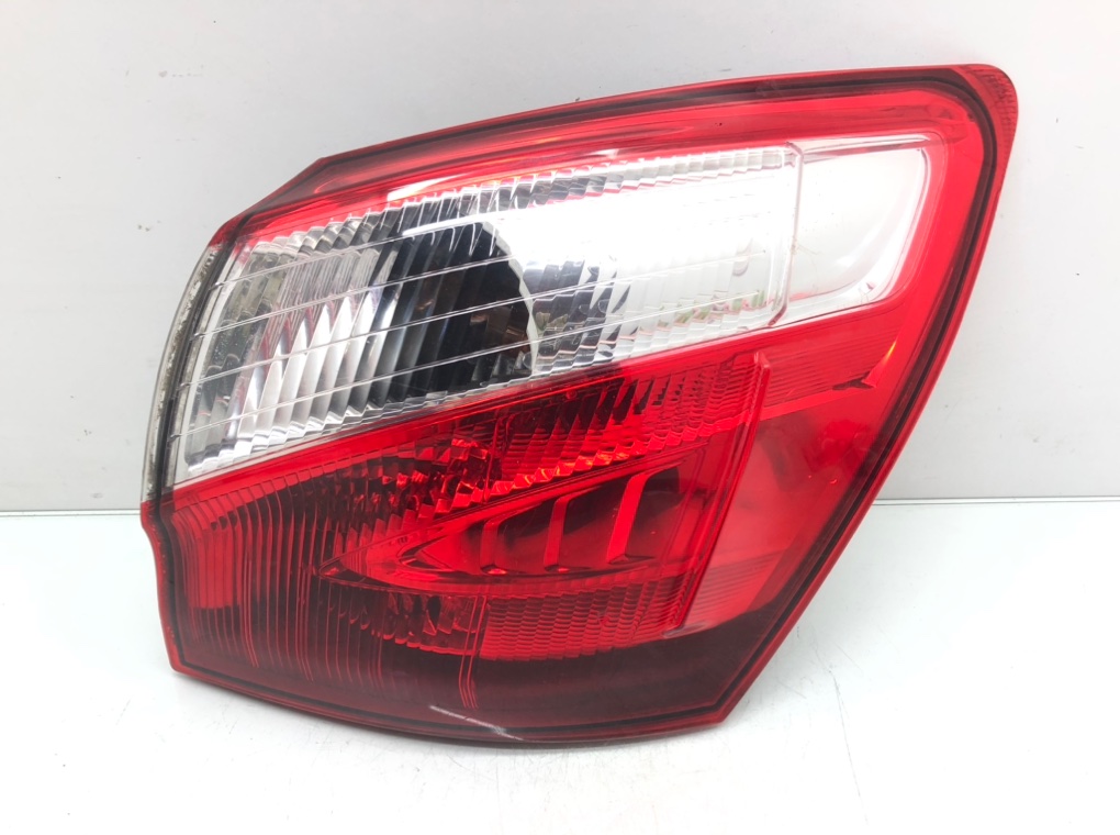 Фонарь задний правый для Nissan Qashqai, 2013 г. 1.6 DCi дизель б/у