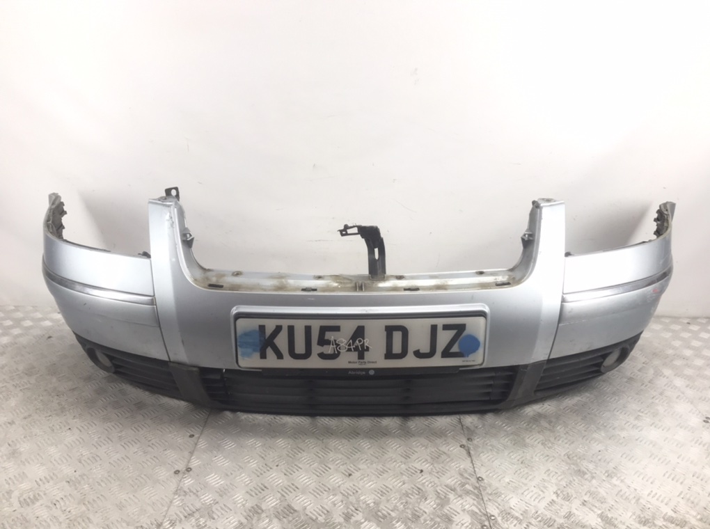 Бампер передний для Volkswagen Passat, 2004 г. 1.9 TDi дизель б/у