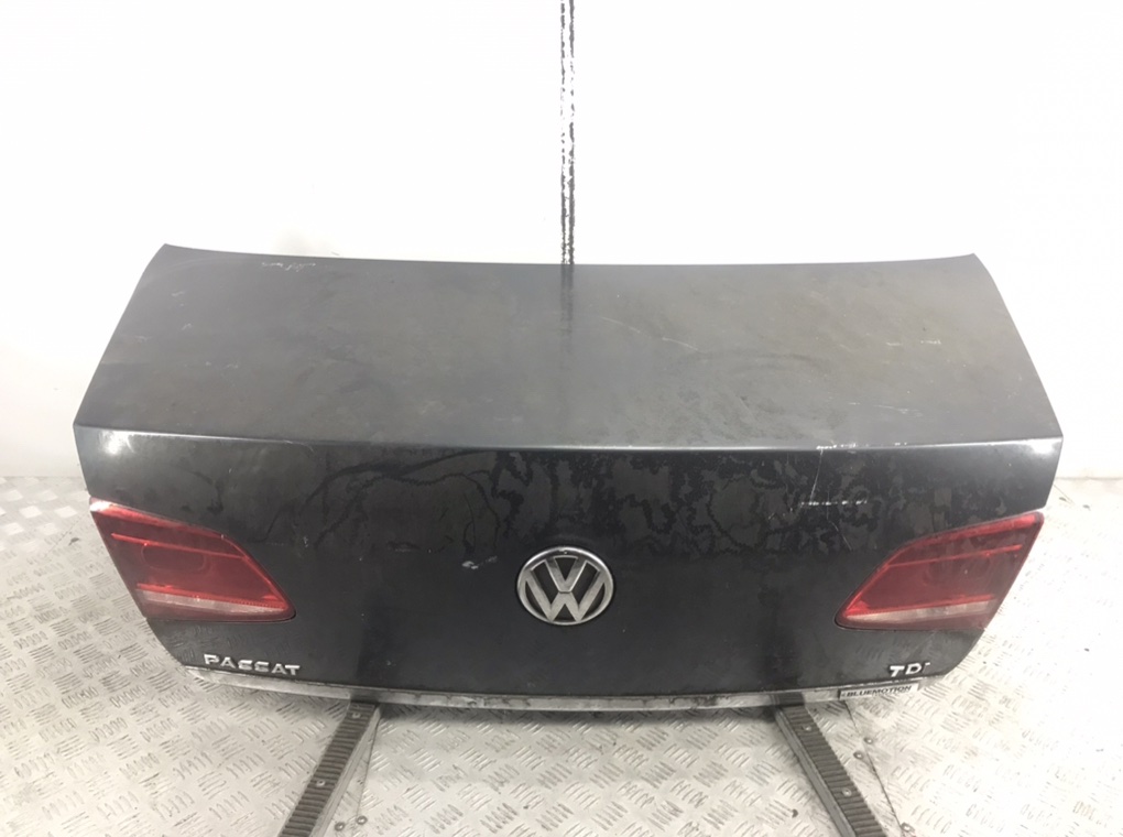 Крышка багажника для Volkswagen Passat, 2010 г. 1.6 TDi дизель б/у