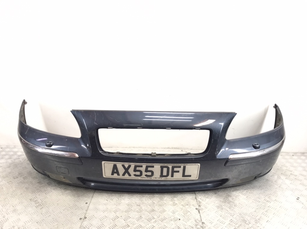 Бампер передний для Volvo V70, 2006 г. 2.4 TD дизель б/у