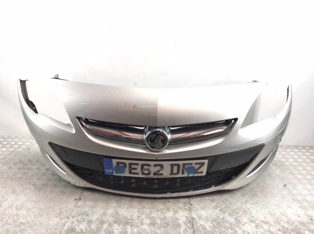 Бампер передний для Opel Astra, 2012 г. 1.6 i бензин б/у