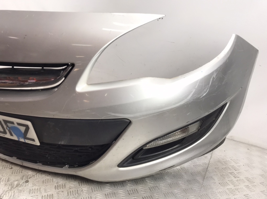 Бампер передний для Opel Astra, 2012 г. 1.6 i бензин б/у — фото 4