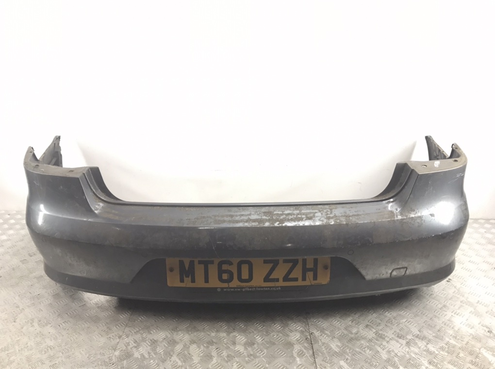 Бампер задний для Volkswagen Passat, 2010 г. 1.6 TDi дизель б/у