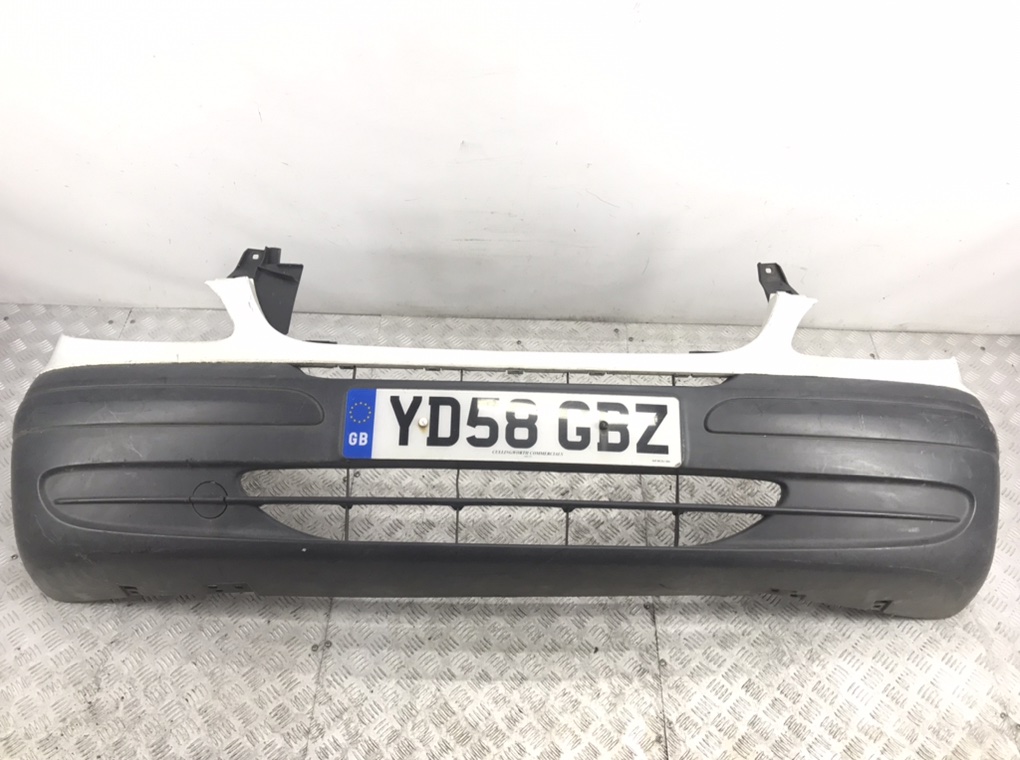 Бампер передний для Mercedes Vito W639, 2008 г. 2.2 CDi дизель б/у
