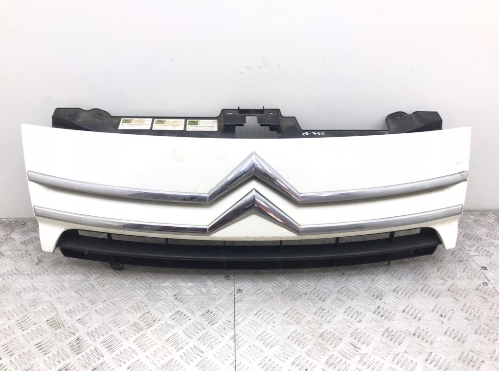 Решетка радиатора для Citroen Jumpy, 2007 г. 2.0 HDi дизель б/у