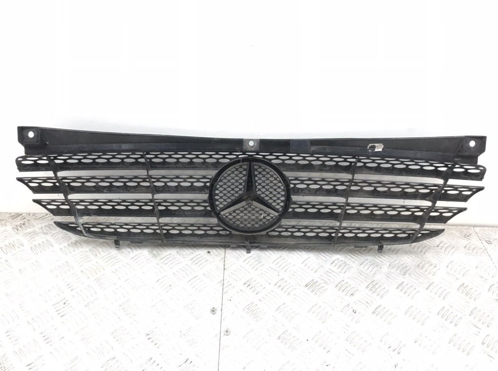 Решетка радиатора для Mercedes Vito W639, 2008 г. 2.2 CDi дизель б/у — фото 2