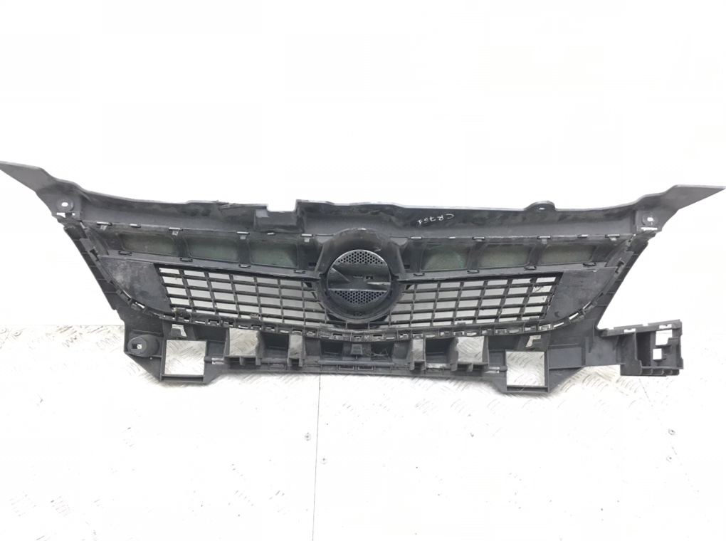 Решетка радиатора для Opel Vectra, 2006 г. 2.2 i бензин б/у — фото 2