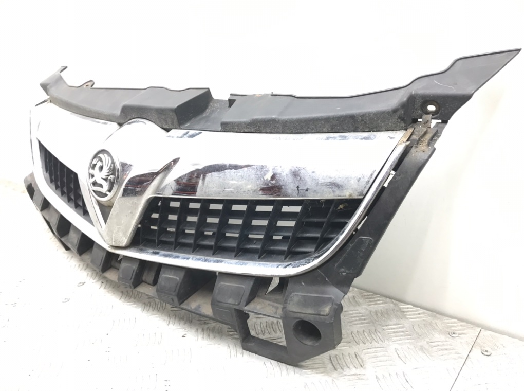Решетка радиатора для Opel Vectra, 2006 г. 2.2 i бензин б/у — фото 4
