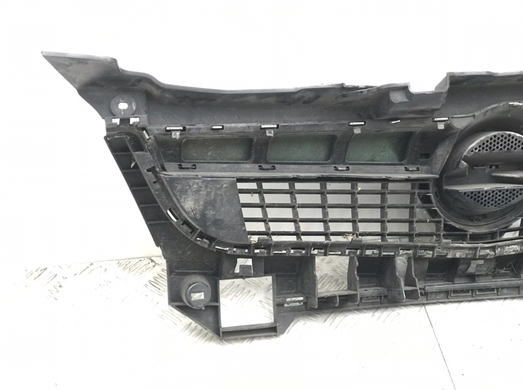 Решетка радиатора для Opel Vectra, 2006 г. 2.2 i бензин б/у — фото 5