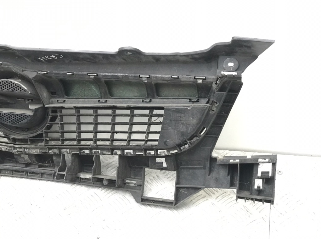 Решетка радиатора для Opel Vectra, 2006 г. 2.2 i бензин б/у — фото 6