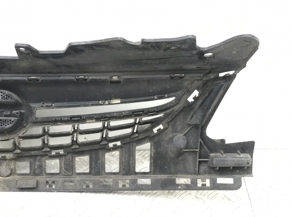 Решетка радиатора для Opel Corsa, 2011 г. 1.3 CDTi дизель б/у — фото 4