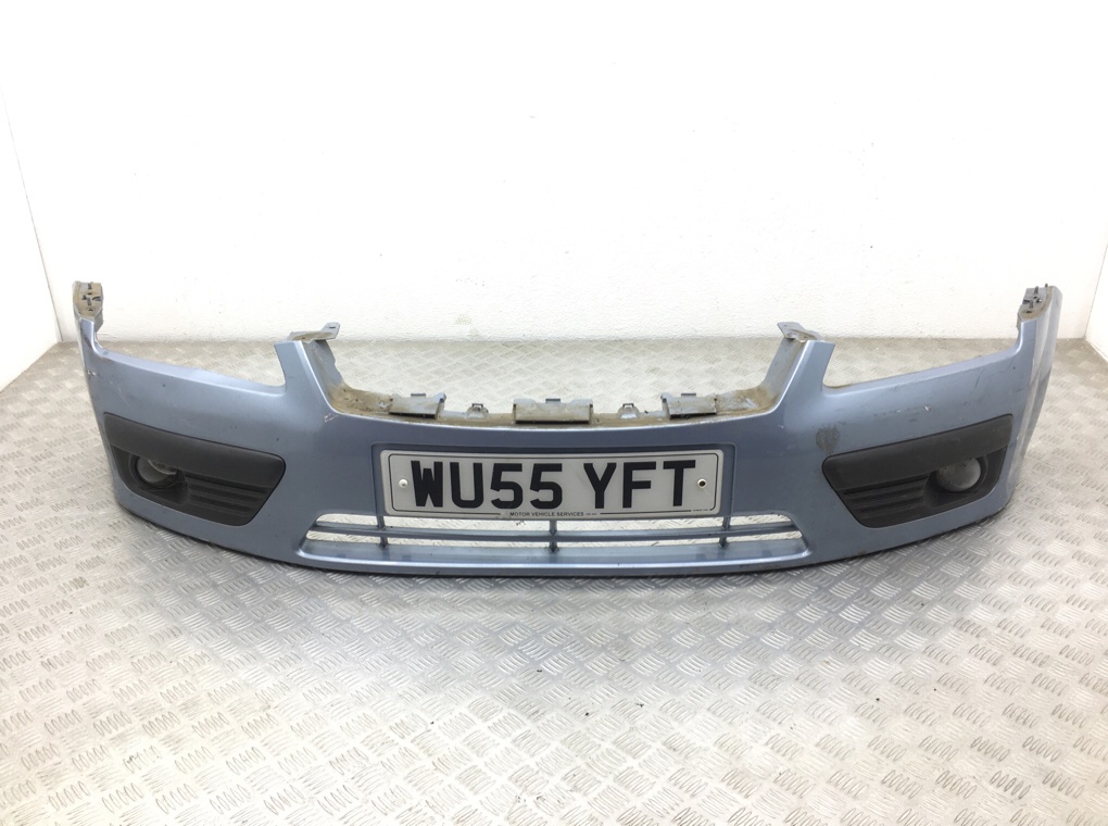 Бампер передний для Ford Focus, 2005 г. 1.6 i бензин б/у