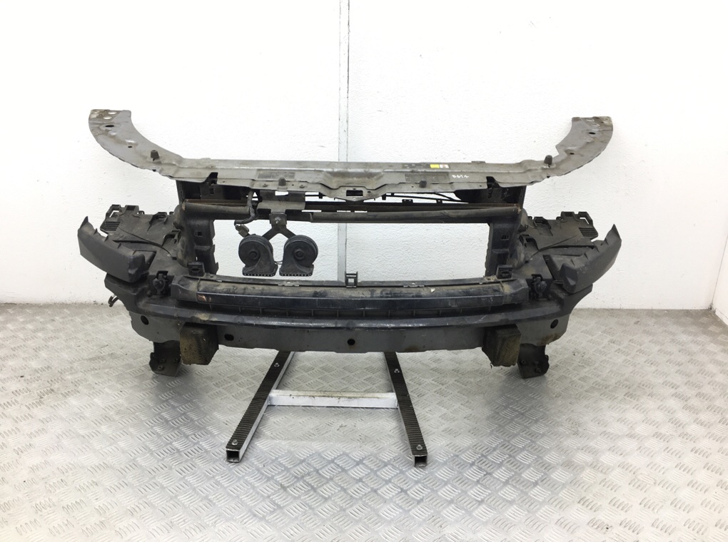 Панель передняя (телевизор) для Land Rover Evoque, 2013 г. 2.2 TD дизель б/у