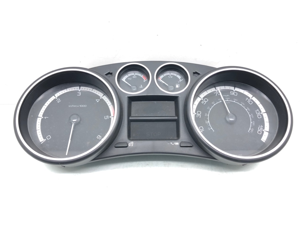 Щиток приборов (приборная панель) для Peugeot 308, 2011 г. 1.6 HDi дизель б/у