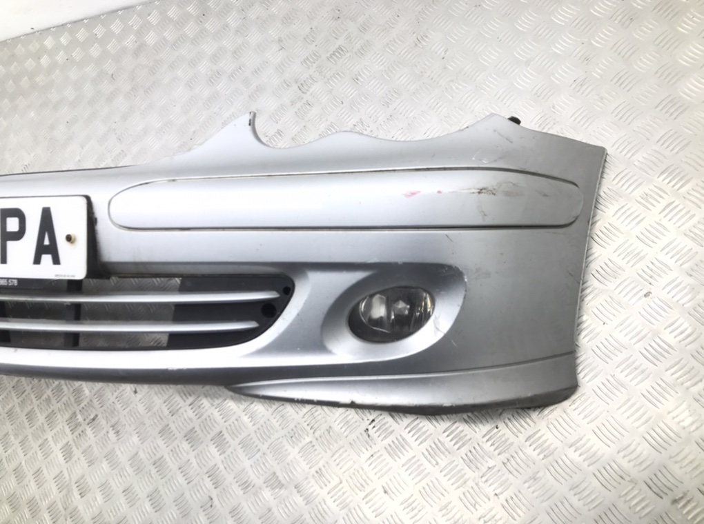 Бампер передний для Mercedes C W203, 2006 г. 2.2 CDi дизель б/у — фото 3