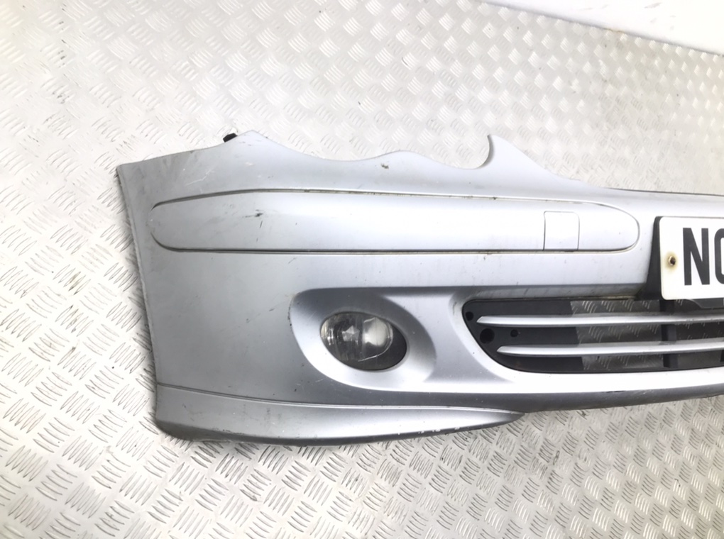 Бампер передний для Mercedes C W203, 2006 г. 2.2 CDi дизель б/у — фото 4