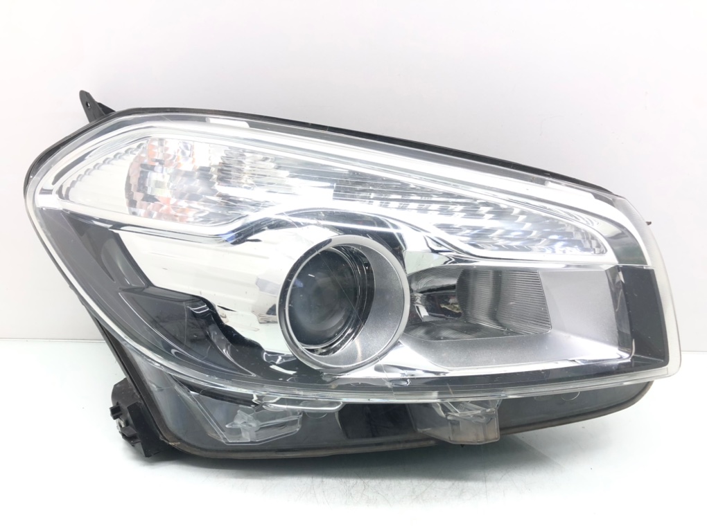 Фара правая для Nissan Qashqai, 2013 г. 1.6 DCi дизель б/у