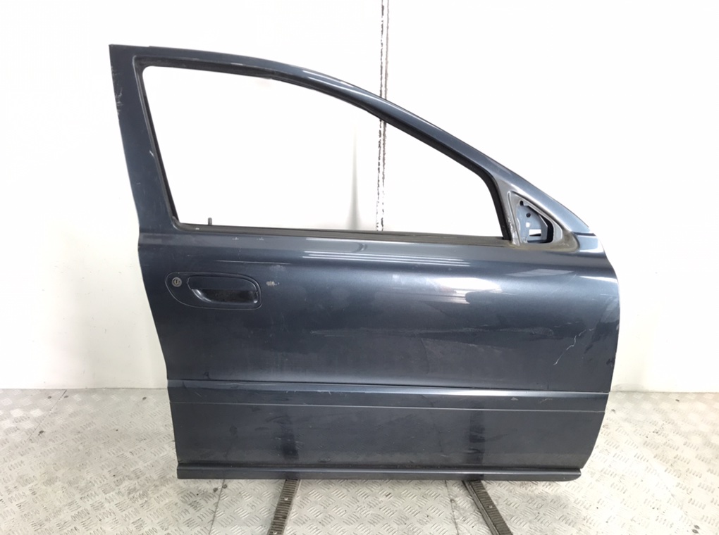 Дверь передняя правая для Volvo V70, 2006 г. 2.4 TD дизель б/у
