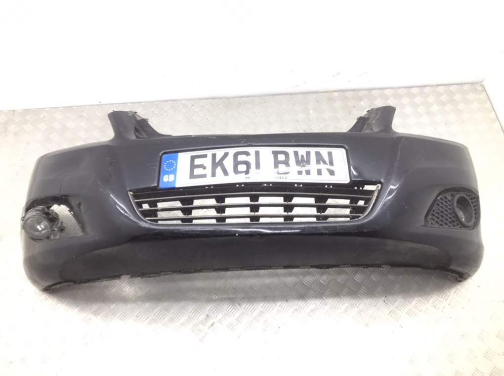 Бампер передний для Opel Zafira, 2012 г. 1.7 CDTi дизель б/у