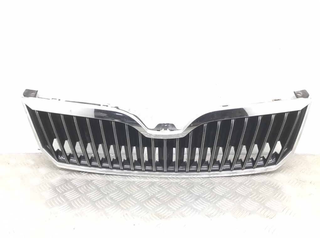 Решетка радиатора для Skoda Superb, 2014 г. 2.0 TDi дизель б/у