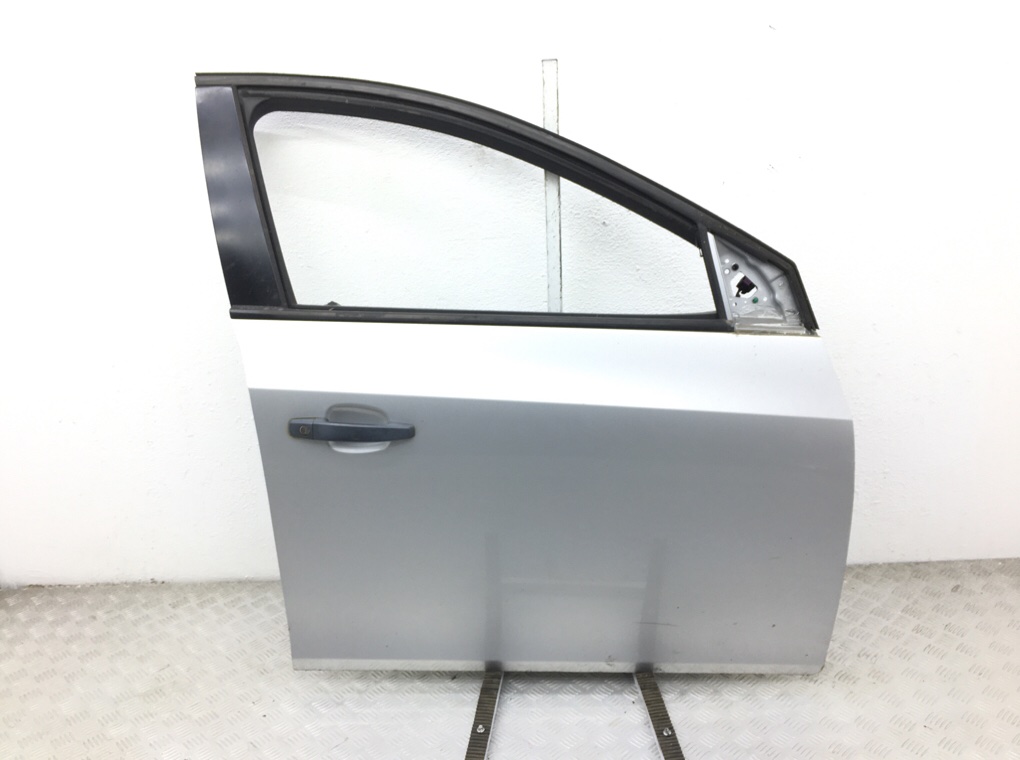 Дверь передняя правая для Chevrolet Cruze, 2010 г. 2.0 CDi дизель б/у